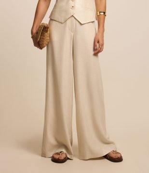 Calça Cenoura Cintura Alta em Viscolinho Bege