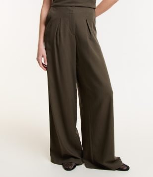 Calça Reta em Linho com Pregas Verde