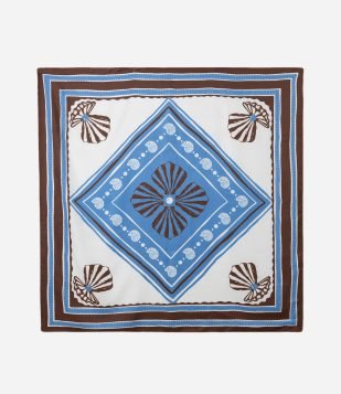 Lenço Acetinado com Conchas Estampadas Azul-Marrom-Branco