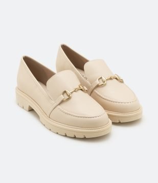 Sapato Loafer com Bridão e Bico Redondo Beira Rio Bege