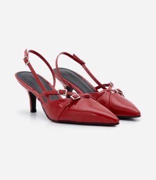Sapato Scarpin Slingback com Fivelas e Bico Fino Vermelho