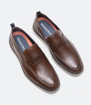 Sapato Tradicional em Couro com Bico Arredondado Democrata Marrom