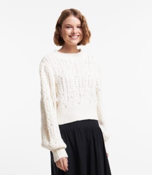 Suéter em Tricô Texturizado e Aplicação de Pérolas Artificiais Branco