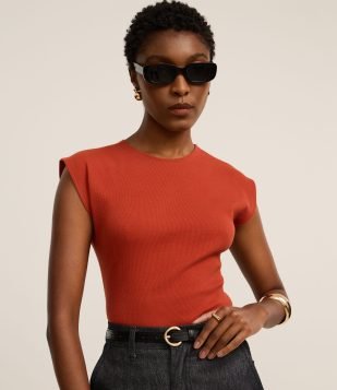 Blusa Canelada em Ribana com Manga Sem Cava Terracota