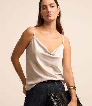 Blusa de Alcinha em Tecido Acetinado com Decote Degagê Cinza