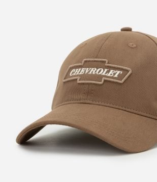 Boné Dad Hat em Sarja com Bordado Lettering Chevrolet Marrom