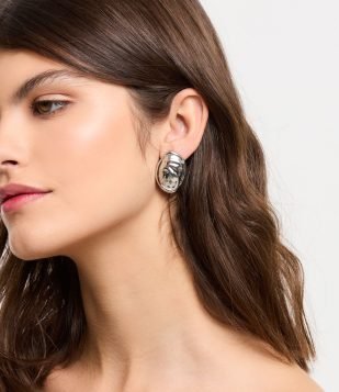 Brinco Botão com Efeito Martelado Prata