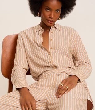 Camisa em Viscolinho Listrado com Fios Tintos Marrom