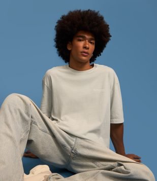 Camiseta Relaxed em Algodão com Estampa de Cogumelos Azul