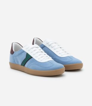 Tênis Chuteira com Detalhe de Cores Lateral Azul