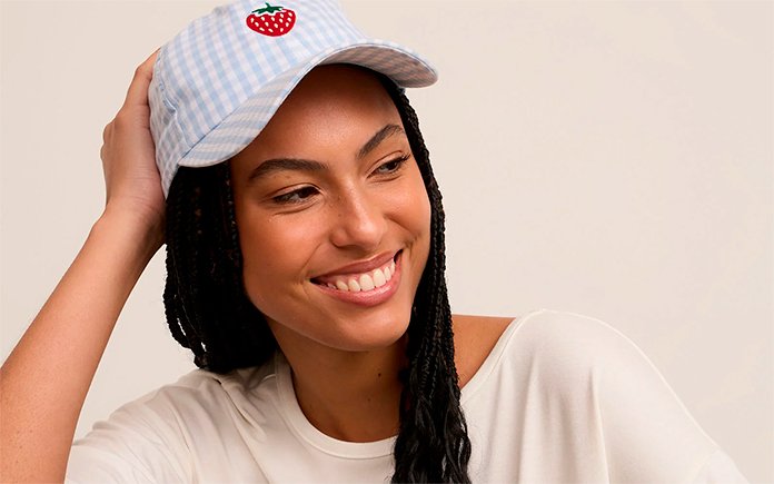 Looks com boné: feminino ou masculino, veja como usar