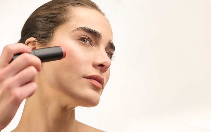 Conheça o tipo de base ideal para a sua pele