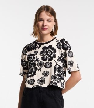 Blusa T-shirt em Crepe com Estampado Floral Branco