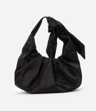 Bolsa Hobo Grande Têxtil com Detalhe de Laço Preto