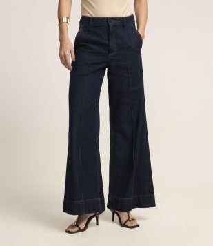 Calça Pantalona em Jeans com Friso Frontal Azul Escuro