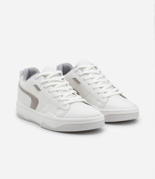 Tênis Sintético com Cadarço e Recortes Laterais Branco