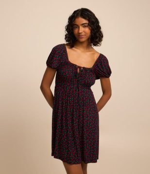 Vestido Curto em Ribana com Cerejas Estampadas VermelhoPreto