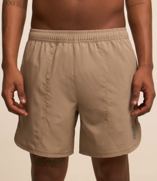 Bermuda Running Esportivo com Cós Elástico Marrom