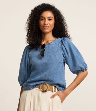 Blusa em Jeans com Manga Bufante e Decote Redondo Azul