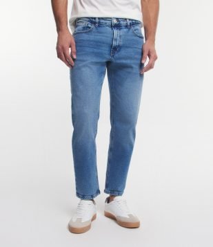 Calça Slim Cropped em Jeans com Efeito Estonado Azul Médio