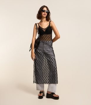 Vestido Midi em Renda com Transparência e Textura Preto