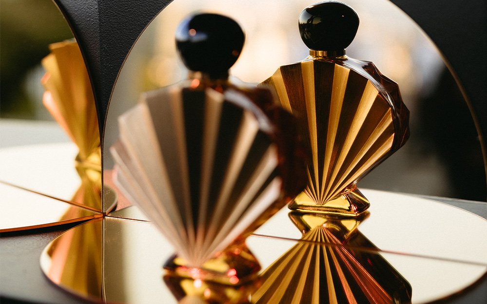 nina-ricci-capa-interno