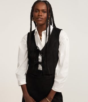 Blusa Colete em Suede com Amarrações Frontais Preto