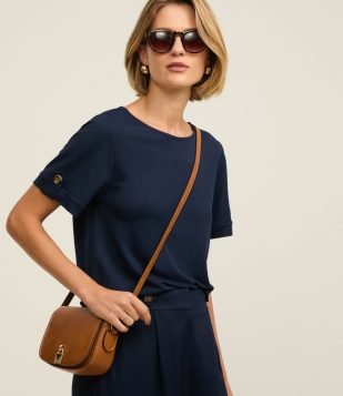 Blusa em Malha Piquet com Detalhe na Barra da Manga Azul Marinho