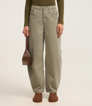 Calça Baggy em Sarja com Passantes no Cós Verde