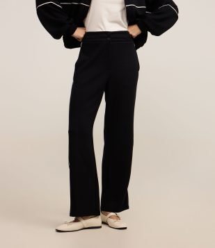 Calça Reta em Moletom com Modal e Viés Contrastante Preto