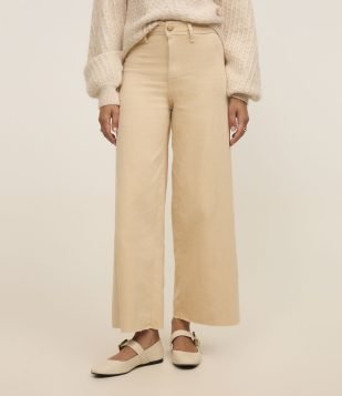 Calça Wide Leg Cropped em Jeans e Cintura Média Bege