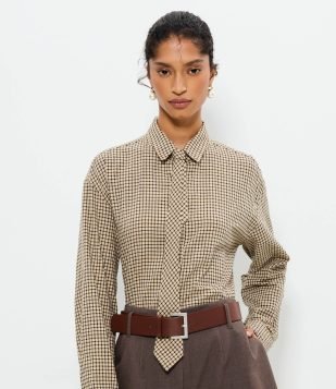 Camisa Oversized Xadrez com Gravata Bege