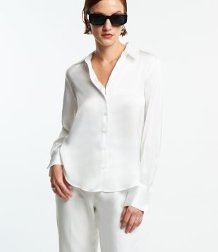 Camisa em Cetim com Recortes e Botões Branco Neve