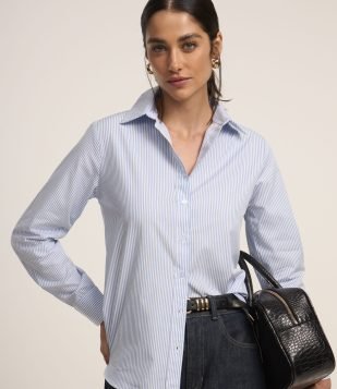 Camisa em Tricoline com Abotoamento e Estampa Listras em Fio Tinto Azul-Branco