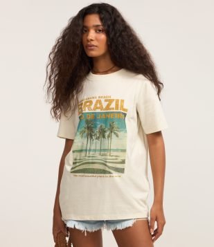 Camiseta T-shirt em Algodão com Estampa Copacabana Beach Brazil Branco
