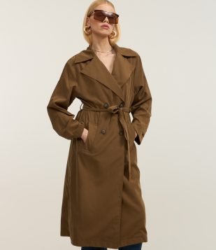Casaco Trench Coat em Tricoline com Botões e Cinto Marrom