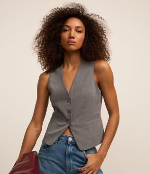 Colete Alongado Alfaiatado com Botões Frontais Cinza