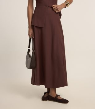 Saia Evasê Midi em Crepe com Cós Fixo Marrom