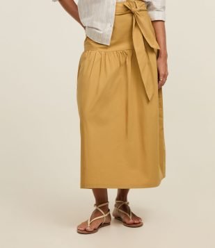 Saia Evasê Midi em Tricoline com Laço na Cintura Mostarda