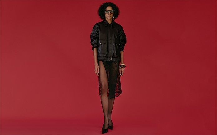 Pode usar meia-calça com sandália aberta? A resposta é sim