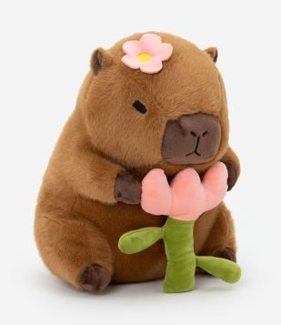 Almofada Bicho de Pelúcia Capivara com Flor Marrom
