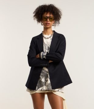 Blazer Alongado em Alfaiataria com Listras e Botões Azul Escuro