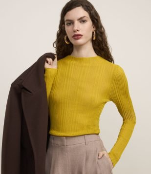 Blusa Tricô Canelada com Gola Alta Amarelo