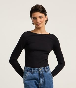 Blusa em Ribana com Detalhe Sobreposto no Ombro Preto