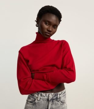Blusa em Tricô com Gola Alta e Manga Longa Vermelho
