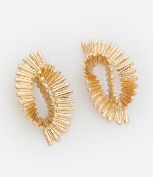 Brinco Médio em Metal com Texturas Diferenciadas Dourado