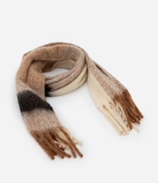 Cachecol em Fleece Pesado com Estampa Bloco de Cores e Franjas Marrom