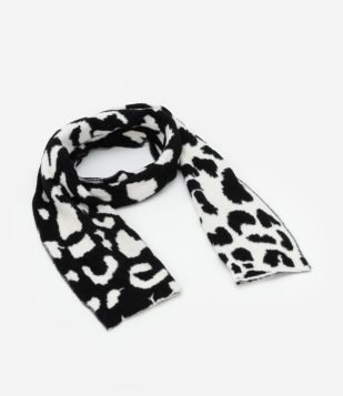 Cachecol em Tricô com Estampa Onça Preto-Branco