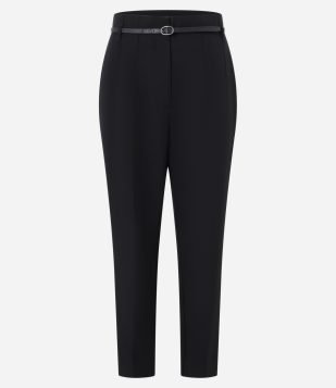 Calça Cenoura Alfaiatada com Cinto Fivela Preto