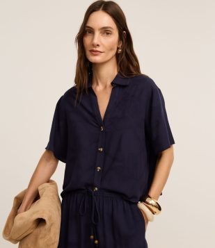 Camisa em Viscose com Textura Floral de Jacquard Azul Marinho